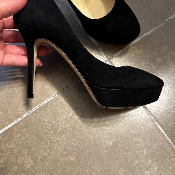Jimmy Choo pumps. Beautiful, comfortable thanks to platform - Picture 3 of 3